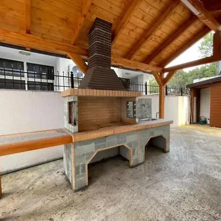 Alexa Beach Apartments *